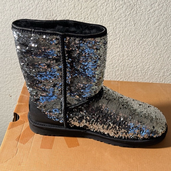 UGG Classic Short Boots with Sequins - Picture 5 of 8